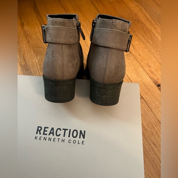 Kenneth Cole Reaction Re-Bella Ankle Bootie - Picture 6 of 8
